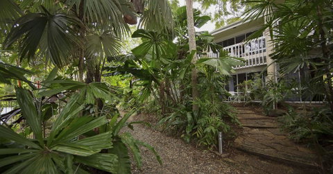 Rainforest Castaways Resort And Spa - Winery Find 3
