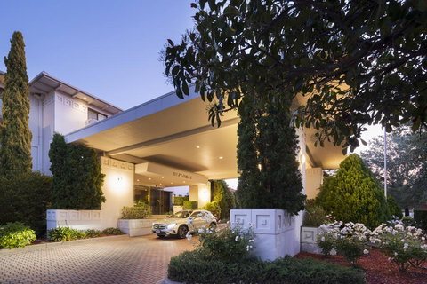 Ramada Diplomat Canberra - Winery Find 0