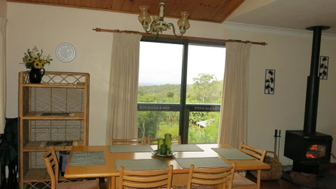 Ravensbourne Escape - Cedar Lodge - Winery Find 2
