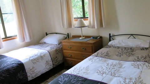 Ravensbourne Escape - Cedar Lodge - Winery Find 3