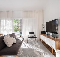 Restful Allawah Retreat near Sydney Airport - Winery Find