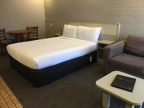 Sandbar Motel - Winery Find 2