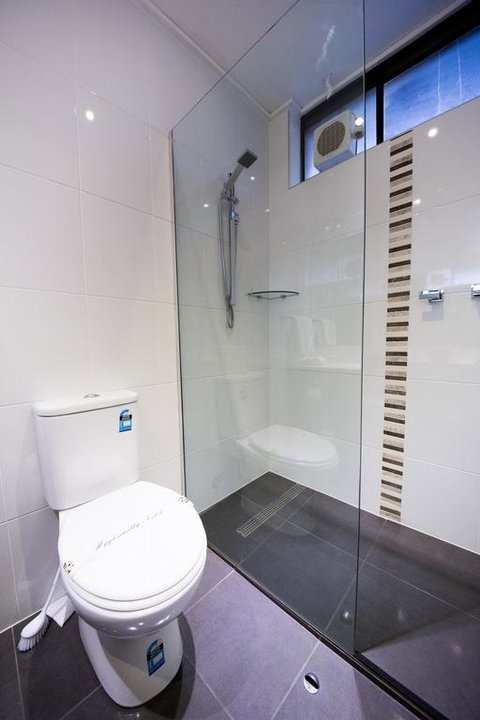Sandown Regency Hotel & Apartments - Winery Find 3