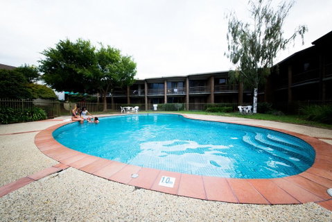 Sandown Regency Hotel & Apartments - Winery Find 1