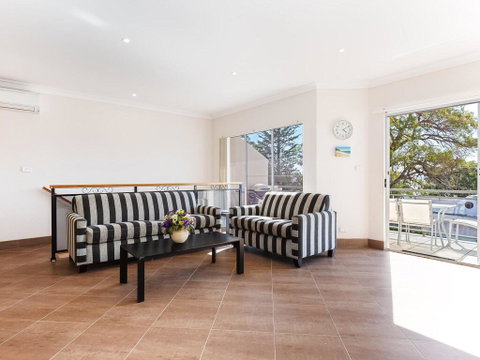 Sandy Point Luxury', 117a Sandy Point Road - Air Con & Foxtel - Winery Find 2