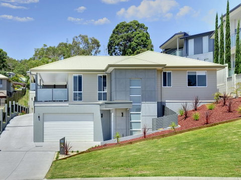 Saratoga Avenue, 52, Signature House - Winery Find 0