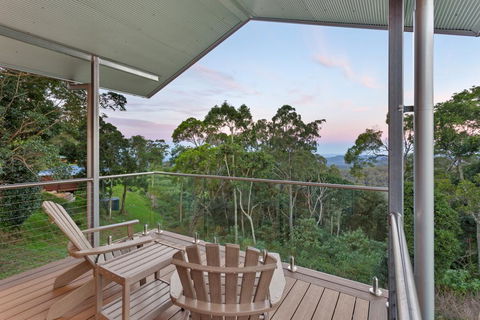 Serenity At Ravensbourne Escape - Winery Find 2