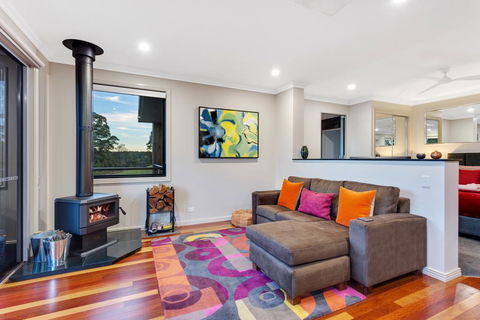 Serenity At Ravensbourne Escape - Winery Find 3