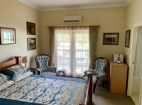 Settlers Hotel York - Winery Find 0