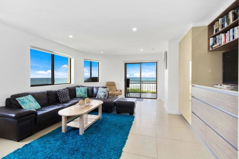 Shoreline Nine Penthouse With Ocean Views - Winery Find 1