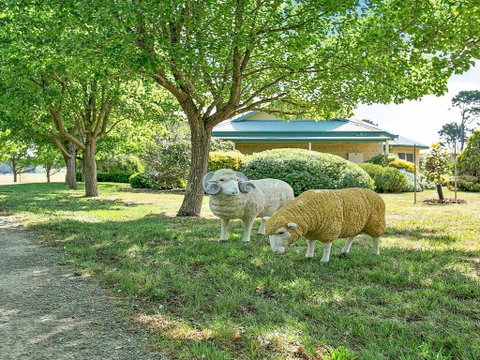 Sinden Park - Garden, Swimming Pool, Rural Vistas - Winery Find 2