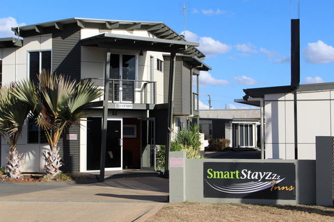 Smart Stayzzz Inns - Winery Find 0