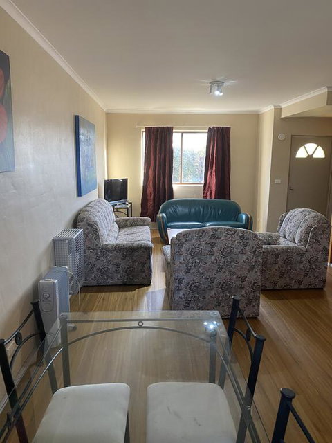 Snowgate Motel + Apartments - Winery Find 1