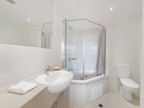 Soho - Ettalong Beach Resort - Winery Find 1