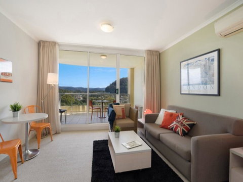 Soho - Ettalong Beach Resort - Winery Find 3