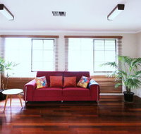 Spacious and cozy home next to Glen Waverley - Winery Find