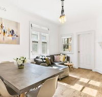 Spacious Harbour View 4bd home in Sydney CBD - Winery Find