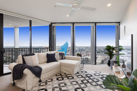 SPIRE - Fast Internet Monthly Stays W Carpark - Winery Find 0