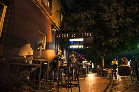 Sporties Hotel - Winery Find 1