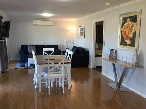 Starline Alpacas Farmstay Resort - Winery Find 0