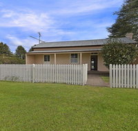 Station Masters Cottage - classic quaint  nostalgia - Winery Find