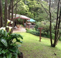 Stone's Throw Cottage Bed and Breakfast - Winery Find