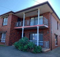 Stylish Bedroom in Bentleigh East - Winery Find