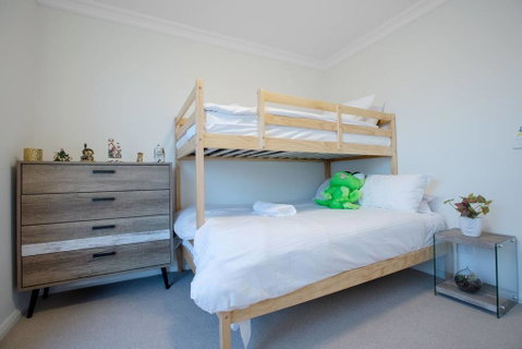 StylishTownhouse@Narre Warren/TrainStation/SC - Winery Find 0