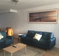 Sunlit Townhouse - Winery Find