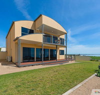 Sunset Cove Beach House - Winery Find