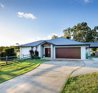 Sunset Retreat Airlie Beach Rural Getaway - Winery Find