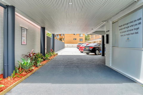 Surf Beach Motel Port - Winery Find 1