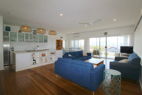 Surf Break & Ocean Break - Winery Find 1