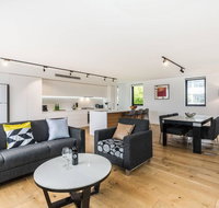 Sydney Townhouse with Parking and Deck - Winery Find