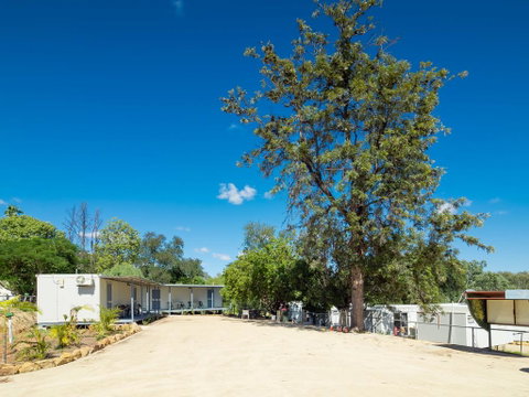 Taroom Caravan & Tourist Park - Winery Find 3