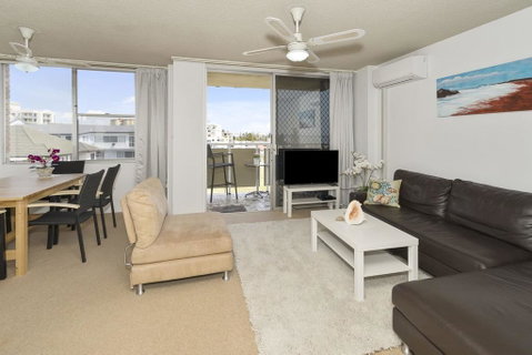 Tasman Towers - Unit 13 - Winery Find 3