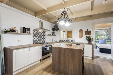 Tasmania Frankford Road - Winery Find 1