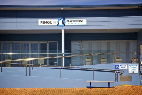 Penguin Beachfront Apartments - Winery Find 17