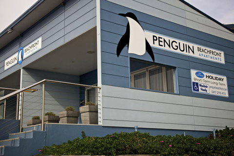 Penguin Beachfront Apartments - Winery Find 14