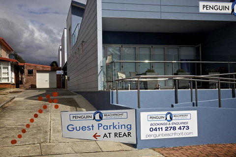 Penguin Beachfront Apartments - Winery Find 24