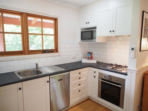 Tahara Cottage - Winery Find 4