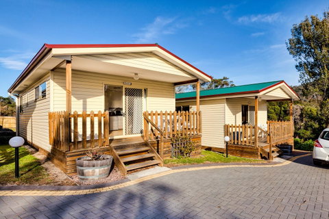 Wintersun Gardens Motel - Winery Find 0