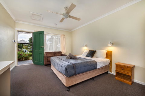 Wintersun Gardens Motel - Winery Find 42