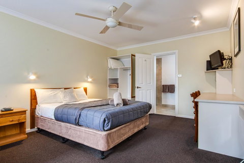 Wintersun Gardens Motel - Winery Find 20