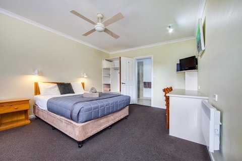 Wintersun Gardens Motel - Winery Find 40