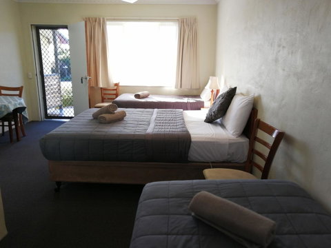 Wintersun Gardens Motel - Winery Find 12