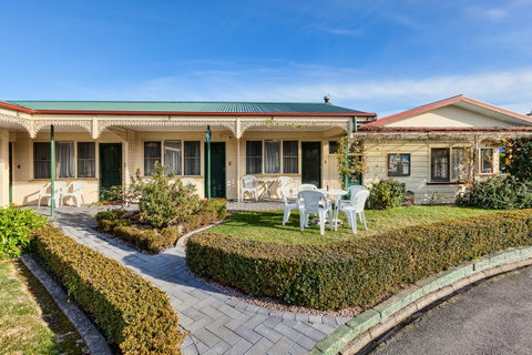 Wintersun Gardens Motel - Winery Find 25