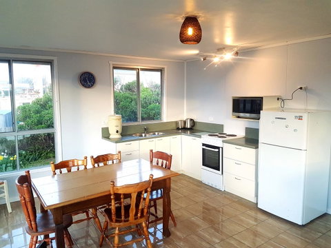 Ocean View Cottage - Winery Find 12