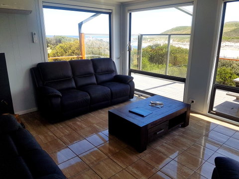 Ocean View Cottage - Winery Find 1