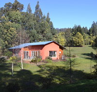 Whispering Spirit Holiday Cottages Mini Ponies - Winery Find